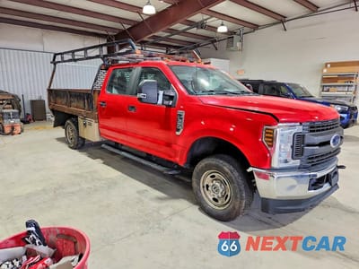 Czwarte zdjęcie samochodu z boku: 2019 FORD F350 SUPER DUTY DUMP TRUCK VIN:1FD7W3F65KEE06125 - miniatura