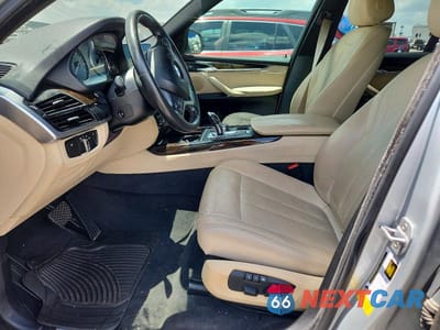 Zdjęcie 7 z 13 samochodu: 2017 BMW X5 SDRIVE35I VIN:5UXKR2C30H0U23431 - miniatura
