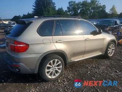 Trzecie zdjęcie samochodu z tyłu: 2009 BMW X5 XDRIVE48I VIN:5UXFE83529L171389 - miniatura