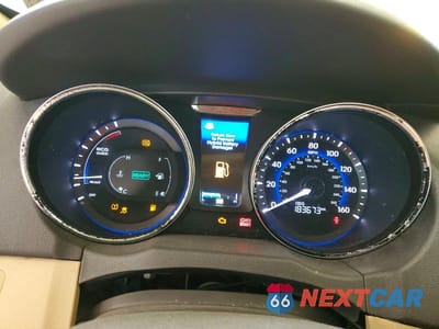 Zdjęcie 9 z 12 samochodu: 2013 HYUNDAI SONATA HYBRID VIN:KMHEC4A43DA068147 - miniatura