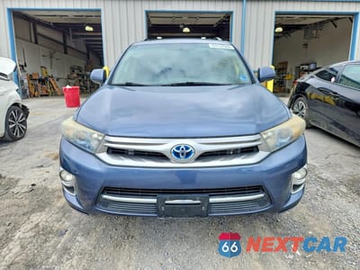 Piąte zdjęcie samochodu w środku: 2013 TOYOTA HIGHLANDER HYBRID LIMITED VIN:JTEDC3EH9D2013182 - miniatura