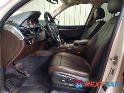 Zdjęcie 7 z 14 samochodu: 2015 BMW X5 XDRIVE35I VIN:5UXKR0C58F0P08039 - miniatura