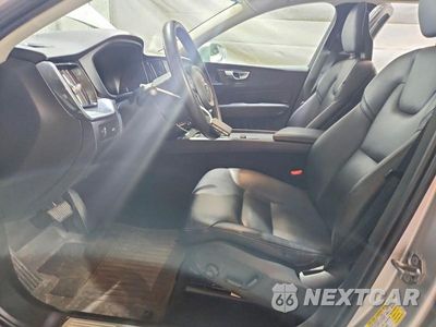 Zdjęcie 7 z 12 samochodu: 2018 VOLVO XC60 T6 VIN:LYVA22RK0JB086803 - miniatura