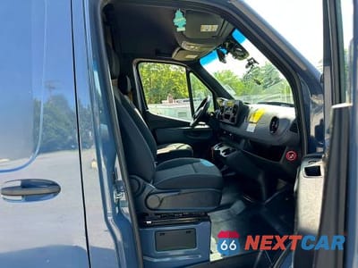 Zdjęcie 8 z 10 samochodu: 2021 MERCEDES-BENZ SPRINTER 2500 VIN:W1Y40CHY3MT070721 - miniatura
