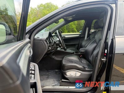 Zdjęcie 11 z 13 samochodu: 2017 PORSCHE MACAN GTS VIN:WP1AG2A51HLB56322 - miniatura