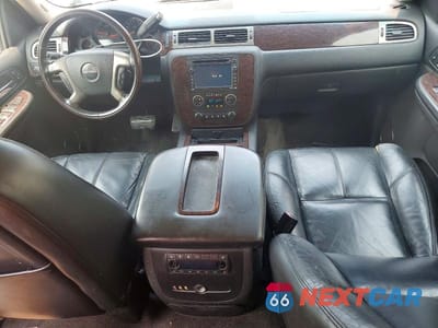 Zdjęcie 8 z 13 samochodu: 2008 GMC YUKON XL DENALI VIN:1GKFK66898J105831 - miniatura
