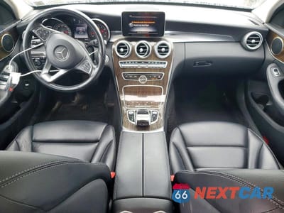 Zdjęcie 8 z 12 samochodu: 2016 MERCEDES-BENZ C 300 4MATIC VIN:55SWF4KB9GU174304 - miniatura