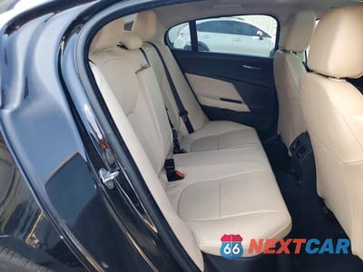 Zdjęcie 10 z 12 samochodu: 2017 JAGUAR XE VIN:SAJAR4BG7HA960208 - miniatura
