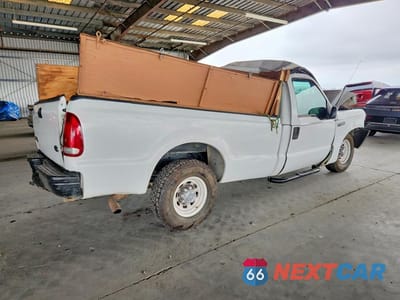 Trzecie zdjęcie samochodu z tyłu: 2001 FORD F250 SUPER DUTY VIN:1FTNF20L61EA52098 - miniatura