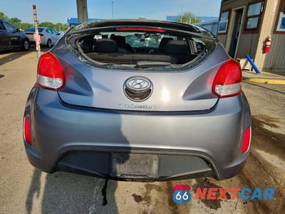 Zdjęcie 6 z 12 samochodu: 2017 HYUNDAI VELOSTER BASE VIN:KMHTC6AD5HU309567 - miniatura