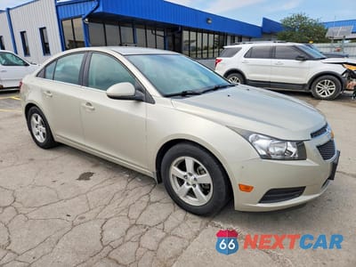 Czwarte zdjęcie samochodu z boku: 2014 CHEVROLET CRUZE LT VIN:1G1PC5SB0E7272332 - miniatura