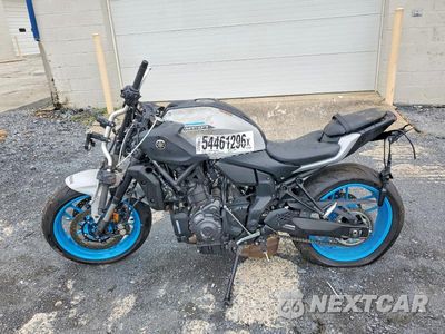 Trzecie zdjęcie samochodu z tyłu: 2025 YAMAHA MTN690 VIN:JYARM48EXSA001829 - miniatura