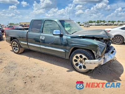 Czwarte zdjęcie samochodu z boku: 2002 GMC NEW SIERRA C1500 VIN:2GTEC19T121382126 - miniatura