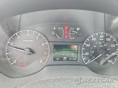 Zdjęcie 9 z 12 samochodu: 2014 NISSAN SENTRA S VIN:3N1AB7AP2EY238015 - miniatura