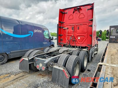Trzecie zdjęcie samochodu z tyłu: 2018 FREIGHTLINER CASCADIA 125 SEMI TRUCK VIN:1FUJGLDR4JLJK5053 - miniatura