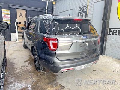Trzecie zdjęcie samochodu z tyłu: 2017 FORD EXPLORER XLT VIN:1FM5K8D88HGA45670 - miniatura