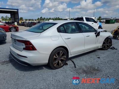 Trzecie zdjęcie samochodu z tyłu: 2025 VOLVO S60 CORE VIN:7JRL12FJ5SG369129 - miniatura
