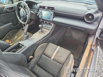 Zdjęcie 8 z 12 samochodu: 2025 TOYOTA GR86 PREMIUM VIN:JF1ZNBE13S9753225 - miniatura