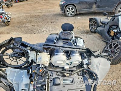 Piąte zdjęcie samochodu w środku: 2015 HARLEY-DAVIDSON FLHXS STREET GLIDE SPECIAL VIN:1HD1KRM18FB642483 - miniatura