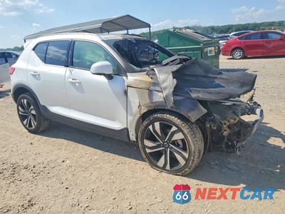Czwarte zdjęcie samochodu z boku: 2023 VOLVO XC40 ULTIMATE VIN:YV4L12UA8P2060161 - miniatura