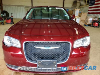Piąte zdjęcie samochodu w środku: 2017 CHRYSLER 300 LIMITED VIN:2C3CCAAG9HH547088 - miniatura