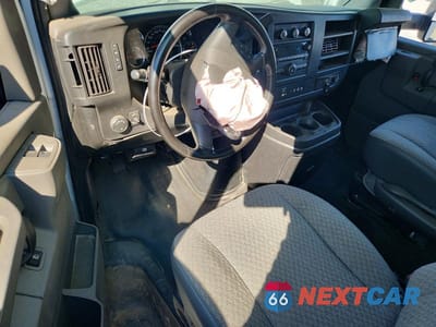Zdjęcie 8 z 13 samochodu: 2021 CHEVROLET EXPRESS G3500 VIN:1GB3GRF7XM1214953 - miniatura