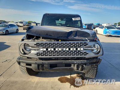 Piąte zdjęcie samochodu w środku: 2024 FORD BRONCO BADLANDS VIN:1FMEE9BP5RLA41253 - miniatura