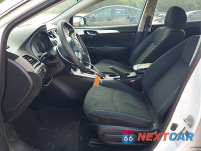 Zdjęcie 7 z 12 samochodu: 2018 NISSAN SENTRA S VIN:3N1AB7AP2JY328713 - miniatura