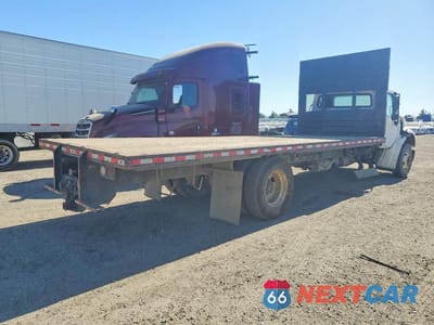 Trzecie zdjęcie samochodu z tyłu: 2020 FREIGHTLINER M2 106 MED - FLAT BED TRUCK VIN:3ALACWD23LDLT2251 - miniatura