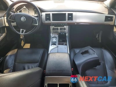 Zdjęcie 8 z 12 samochodu: 2013 JAGUAR XF VIN:SAJWA0E71D8S71834 - miniatura