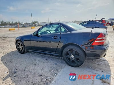 Drugie zdjęcie samochodu z przodu: 2001 MERCEDES-BENZ SLK 320 VIN:WDBKK65F21F172126 - miniatura