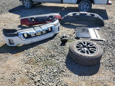 Zdjęcie 12 z 13 samochodu: 2023 GMC SIERRA K3500 DENALI VIN:1GT49WEY0PF220755 - miniatura