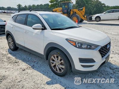 Czwarte zdjęcie samochodu z boku: 2020 HYUNDAI TUCSON VALUE VIN:KM8J3CA42LU228007 - miniatura