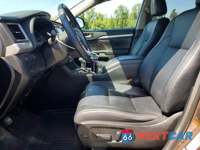 Zdjęcie 7 z 13 samochodu: 2018 TOYOTA HIGHLANDER HYBRID XLE VIN:5TDJGRFH3JS040976 - miniatura