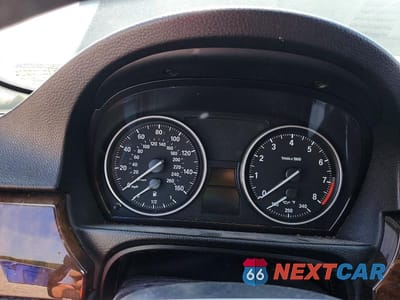 Zdjęcie 9 z 12 samochodu: 2011 BMW 335 I VIN:WBAPM5G53BNN00674 - miniatura