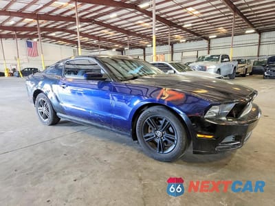 Czwarte zdjęcie samochodu z boku: 2014 FORD MUSTANG VIN:1ZVBP8AM2E5286915 - miniatura