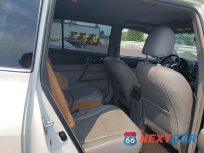 Zdjęcie 10 z 12 samochodu: 2013 TOYOTA HIGHLANDER HYBRID LIMITED VIN:JTEDC3EH1D2017646 - miniatura
