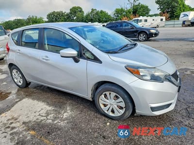 Czwarte zdjęcie samochodu z boku: 2017 NISSAN VERSA NOTE SV VIN:3N1CE2CP1HL359703 - miniatura