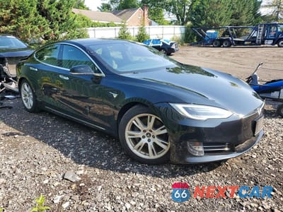Czwarte zdjęcie samochodu z boku: 2021 TESLA MODEL S VIN:5YJSA1E24MF426237 - miniatura