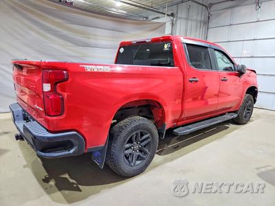 Trzecie zdjęcie samochodu z tyłu: 2020 CHEVROLET SILVERADO K1500 TRAIL BOSS CUSTOM VIN:1GCPYCEF5LZ271111 - miniatura