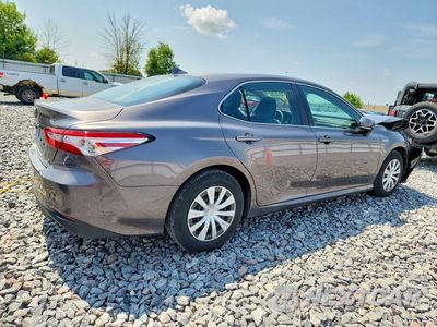 Trzecie zdjęcie samochodu z tyłu: 2020 TOYOTA CAMRY LE VIN:4T1E31AK7LU014392 - miniatura