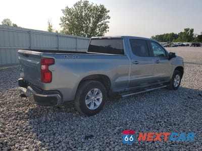 Trzecie zdjęcie samochodu z tyłu: 2026 CHEVROLET SILVERADO K1500 LT VIN:1GCUKDED5TZ296194 - miniatura