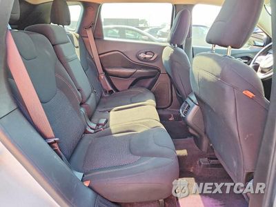 Zdjęcie 10 z 12 samochodu: 2016 JEEP CHEROKEE LATITUDE VIN:1C4PJMCB2GW271987 - miniatura