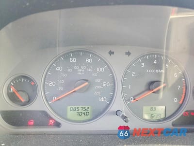 Zdjęcie 9 z 12 samochodu: 2004 VOLVO S40 1.9T VIN:YV1VS27514F074635 - miniatura