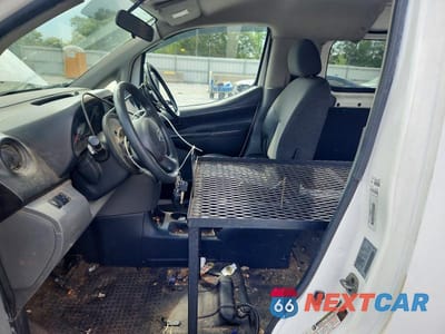Zdjęcie 7 z 12 samochodu: 2016 NISSAN NV200 DELIVERY VAN VIN:3N6CM0KN7GK699248 - miniatura