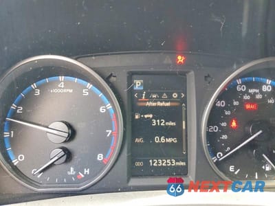 Zdjęcie 9 z 13 samochodu: 2018 TOYOTA RAV4 VIN:2T3ZFREV4JW441206 - miniatura