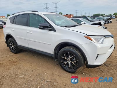 Czwarte zdjęcie samochodu z boku: 2018 TOYOTA RAV4 SE VIN:2T3JFREV8JW736516 - miniatura