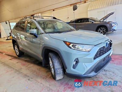 Czwarte zdjęcie samochodu z boku: 2020 TOYOTA RAV4 HYBRID XLE VIN:2T3RWRFV2LW073657 - miniatura
