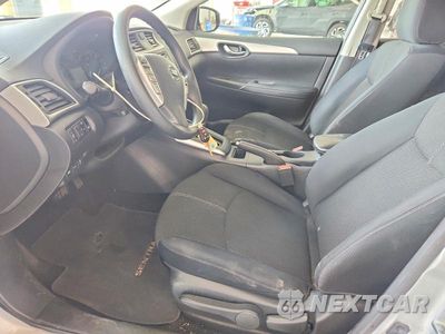Zdjęcie 7 z 12 samochodu: 2017 NISSAN SENTRA S VIN:3N1AB7AP3HY347250 - miniatura