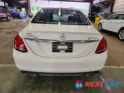 Zdjęcie 6 z 12 samochodu: 2015 MERCEDES-BENZ C 300 4MATIC VIN:55SWF4KB8FU095267 - miniatura